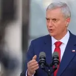 Industria de la Salud advierte a Kast: más recursos no bastan sin gestión
